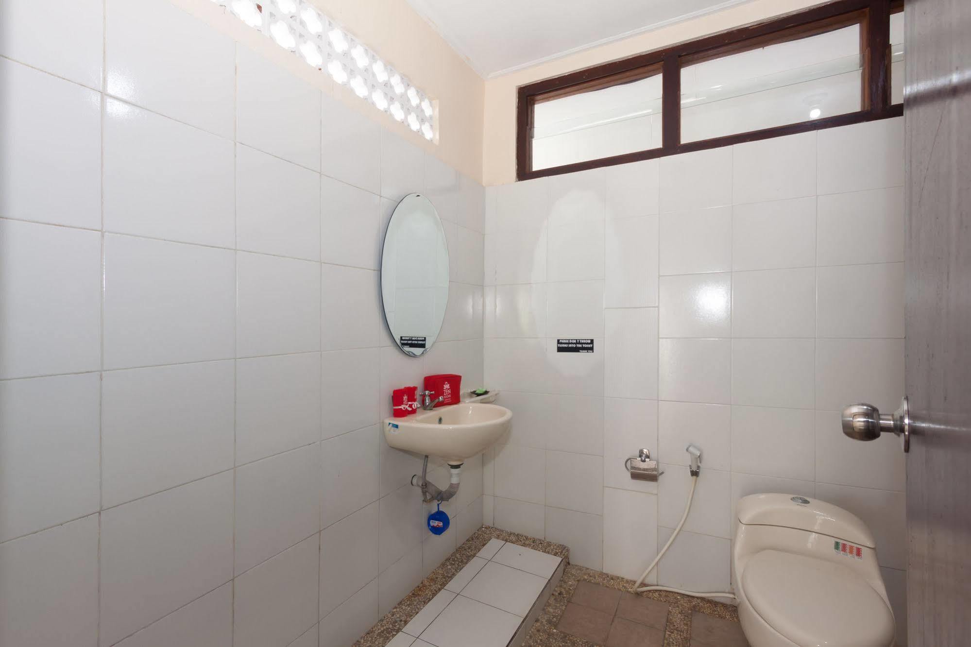 Zen Rooms Sanur Blanjong Sekawaru Exterior foto