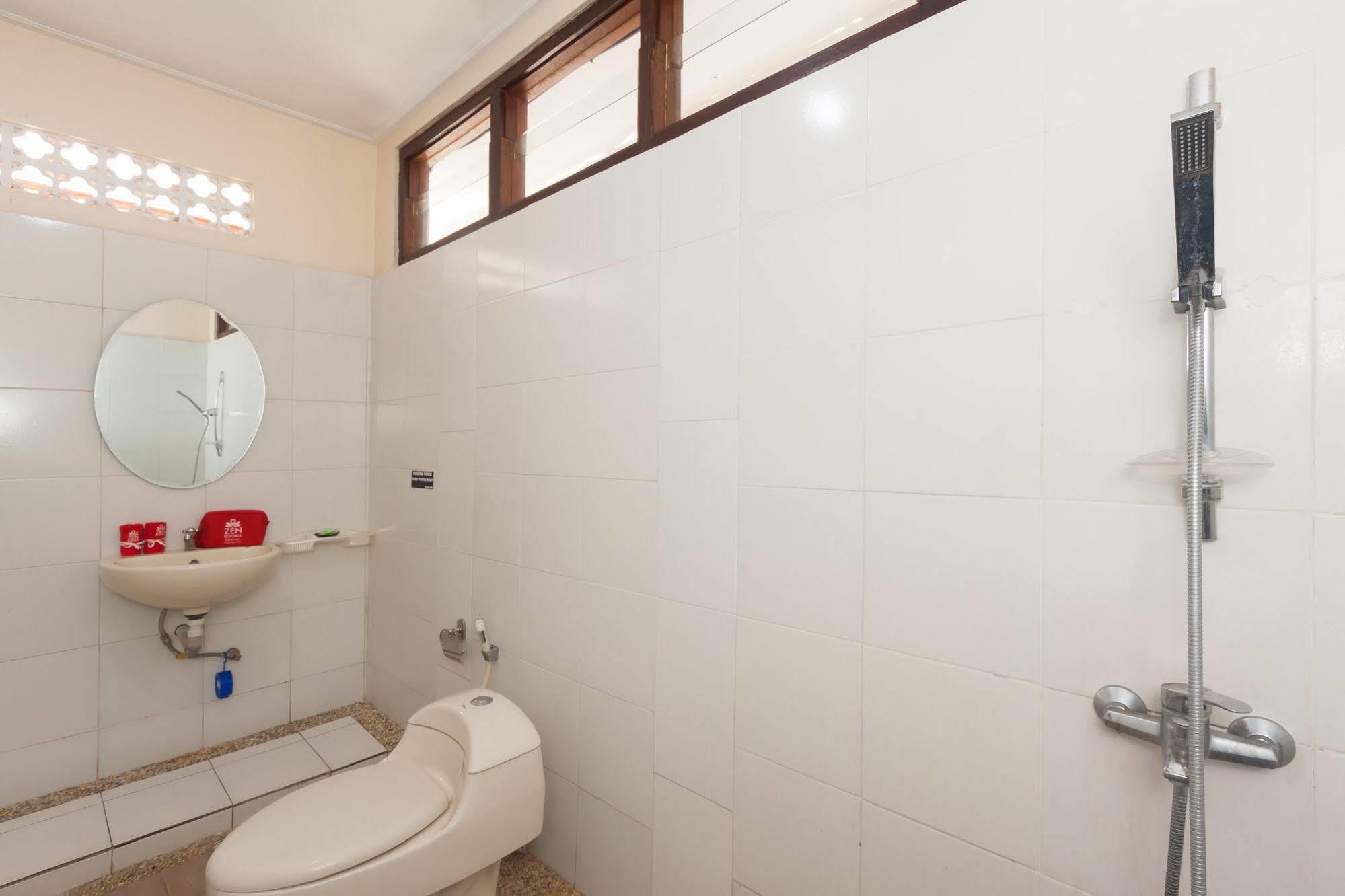 Zen Rooms Sanur Blanjong Sekawaru Exterior foto